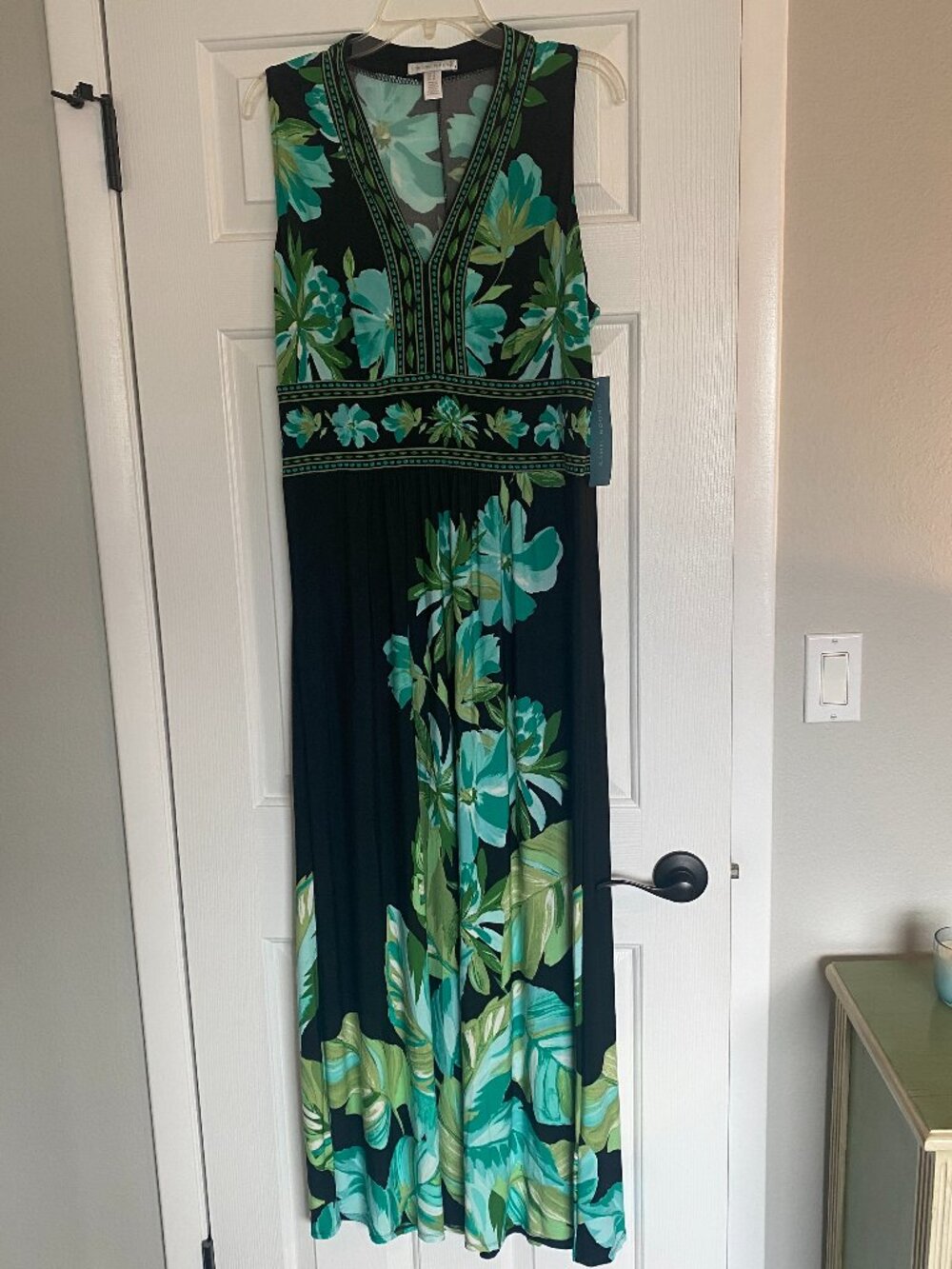 Maggy London McKay Summer Hibiscus Maxi Dress Size 12 Black, Blue and Green
